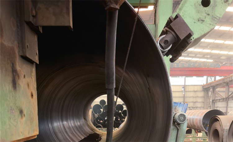 2650 鋼護筒，來賓直徑1420mm螺旋焊管，埋地螺旋鋼管，煙囪螺旋鋼管廠家