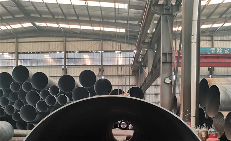 鋼材場(chǎng)2820mm螺旋焊管，dn2500mm螺旋管，直縫鋼管廠家，鍍鋅槽鋼