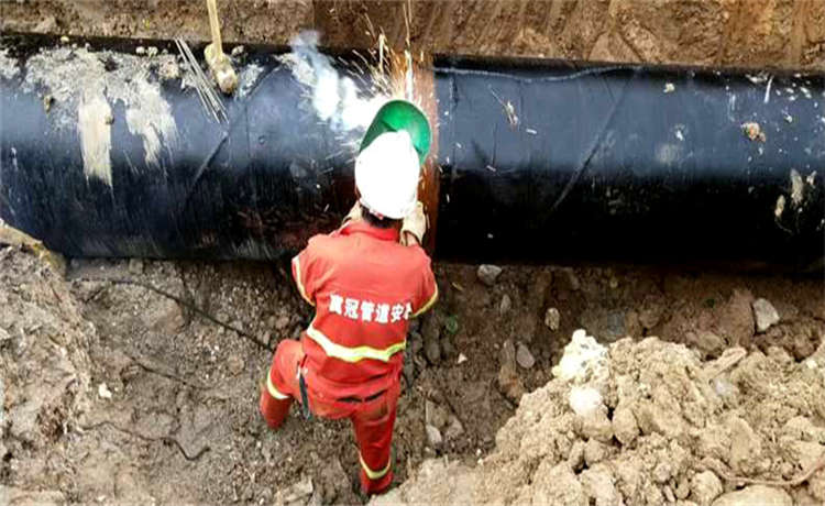 大型知名螺旋鋼管生產廠家，鋼材場走水螺旋管，1600螺旋管，1424mm螺旋管